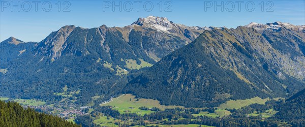 Mountain panorama from Soellereck to Stillachtal and Oberstdorf