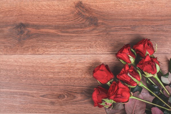 Roses wooden table