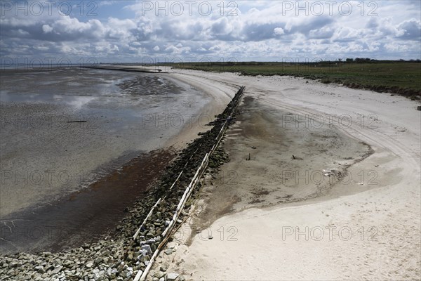 View from the radar tower of the island of Minsener Oog onto the eastern beach