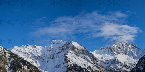 Mountain panorama in winter from Untere Lugenalpe