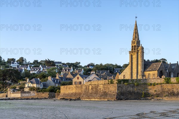 Church of St Michel in Saint-Michel-en-Greve