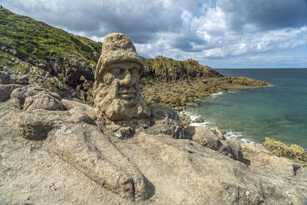 Granite sculptures Les Roches Sculptes near Rotheneuf