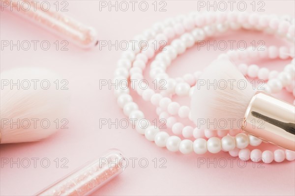 Pink brushes pearl necklace