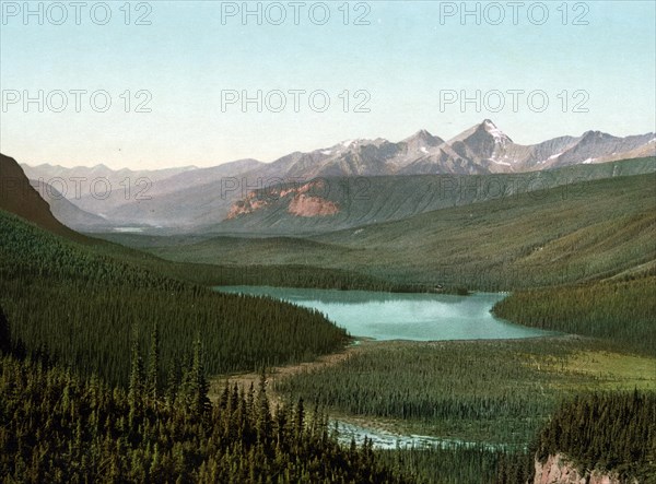 Lake Emerald Lake in Yoho National Park in British Columbia