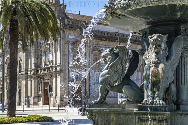 Fonte dos Leoes fountain in the old town of Porto