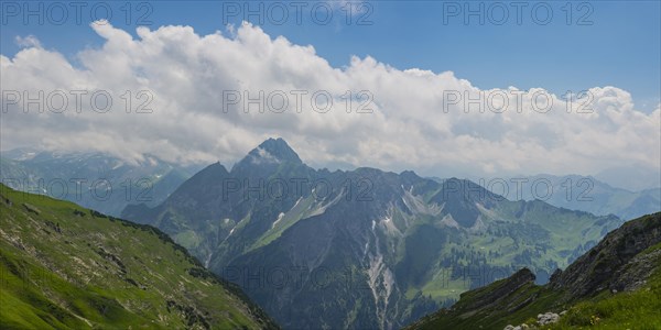 Mountain panorama from Laufbacher Eck-Weg
