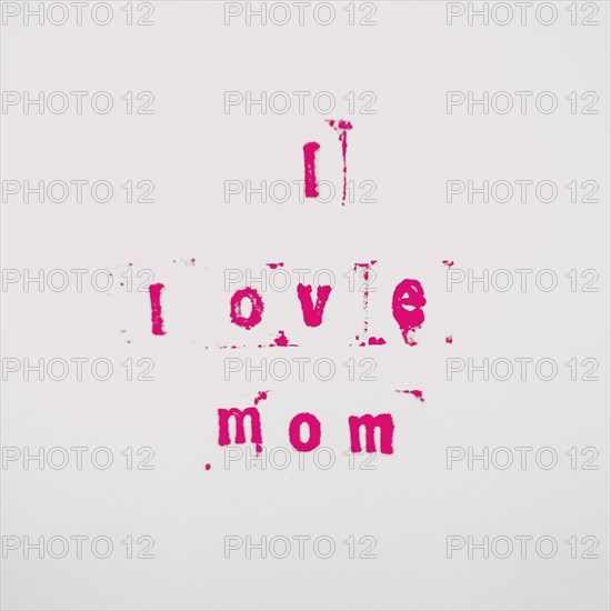 Pink i love mom inscription