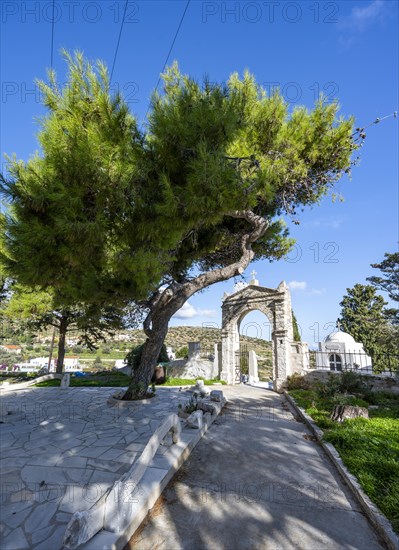 Entrance to the cemetery of Lefkes