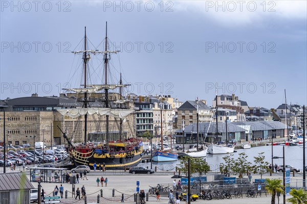 Three-master Etoile du Roy in the harbour of Saint Malo