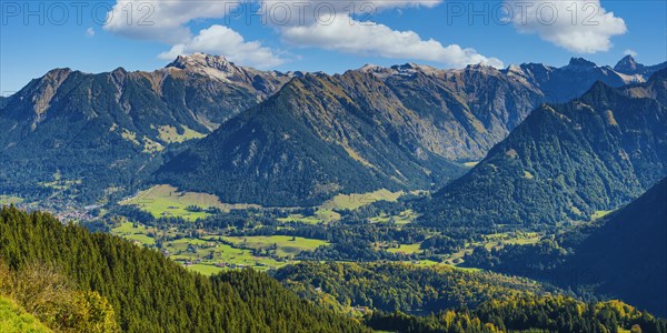 Mountain panorama from Soellereck to Stillachtal and Oberstdorf