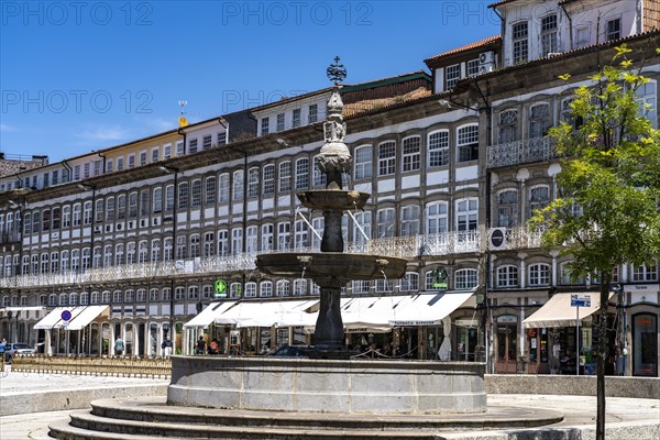 Fountain in the square Largo do Toural