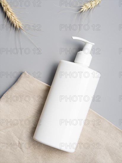 Lotion bottle mock up wheat