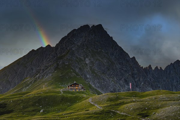 Fiderepasshuette and Hammerspitze