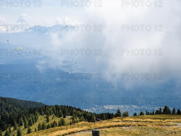 Paraglider over Lake Ossiach