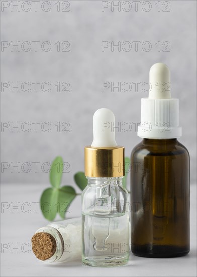 Arrangement with serum bottles salts