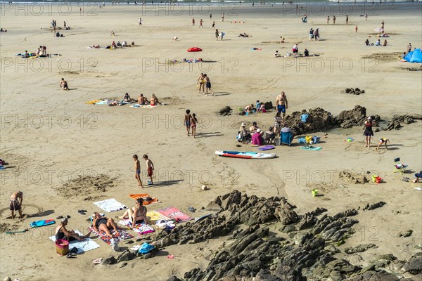 The Plage des cures beach in Plestin-les-Greves