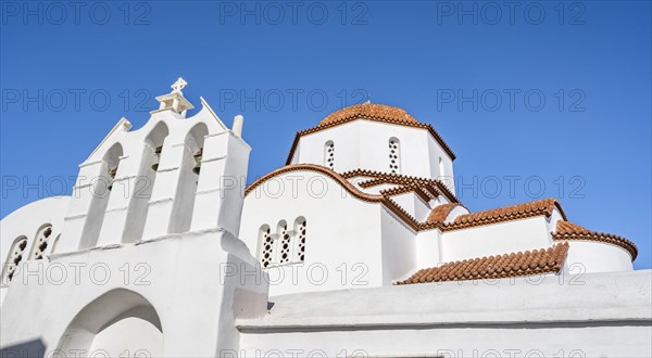 Chapel of Agios Antonios and Greek Orthodox Church of Metamorfosi Sotiros