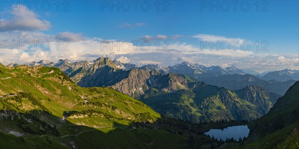 Mountain panorama from the Zeigersattel to the Seealpsee