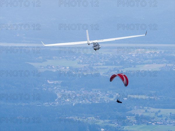 Paraglider and glider