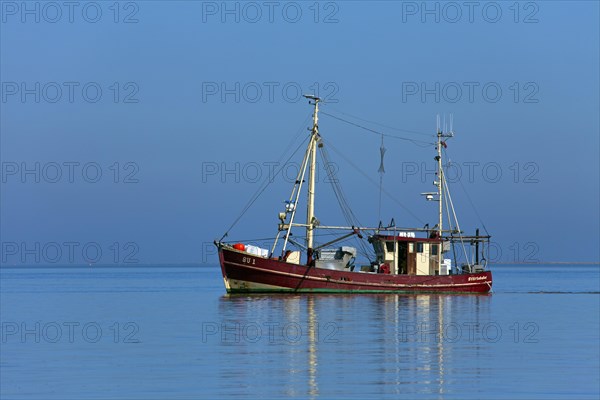 Shrimp boat fishing in the Wadden sea