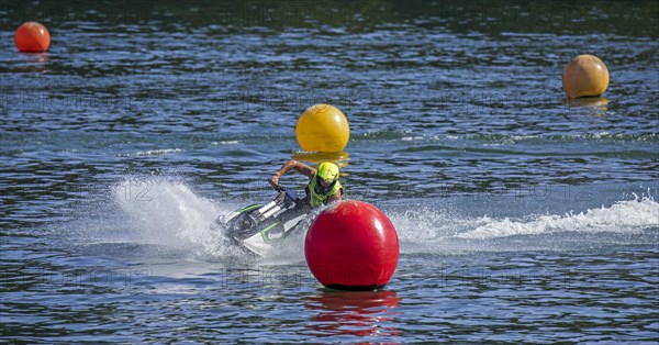 Jet ski