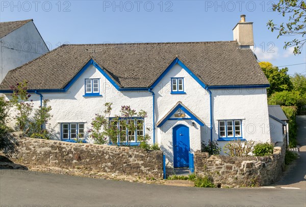 Sparrows Hall pretty historic cottage in village of Holne