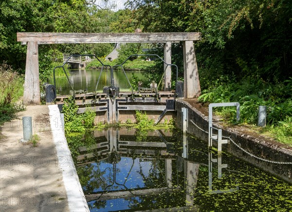 River Stour lock and lock-gate at Flatford Mill