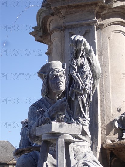 Tilman Riemenschneider carves a Madonna