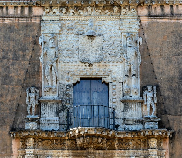 Facade depicting conquering Spanish conquistadors