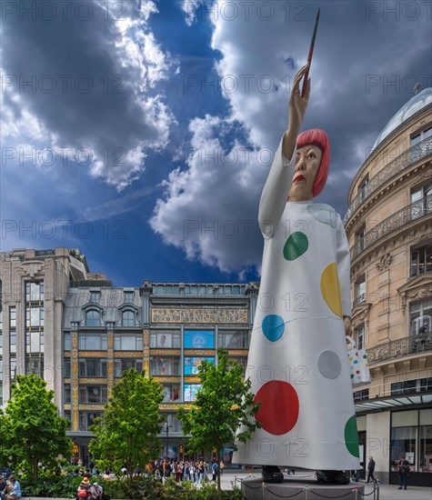 Gigantic figure by the Japanese artist Yayoi Kusama