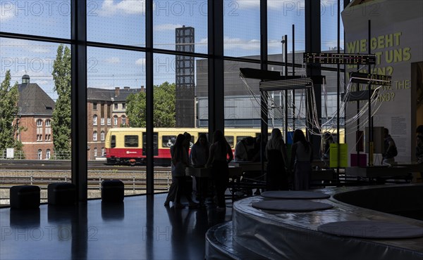 View from the Futurium onto the S-Bahn bridge in Margarete-Steffin-Strasse