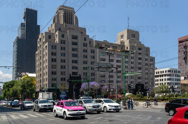 Traffic and buildings SEARS department store