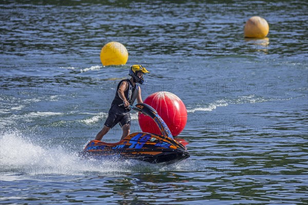 Jet ski