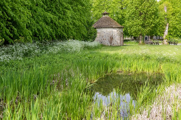 Dovecote building and pond Avebury