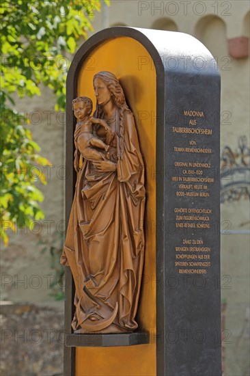 Madonna figure with baby Jesus by the medieval sculptor Tilman Riemenschneider at the Riemenschneider fountain