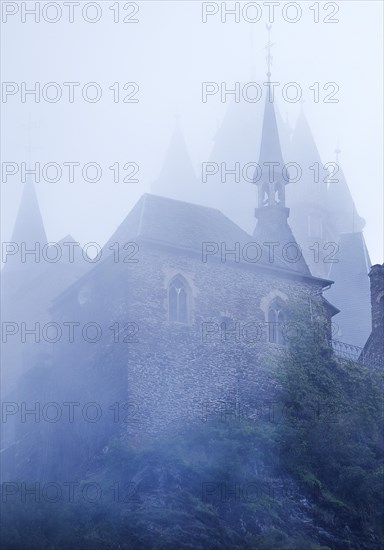 Reichsburg Cochem in the fog