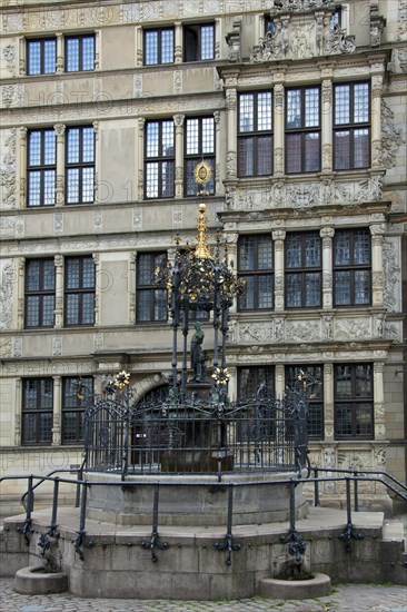 The Leibniz House