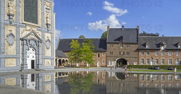 17th century church