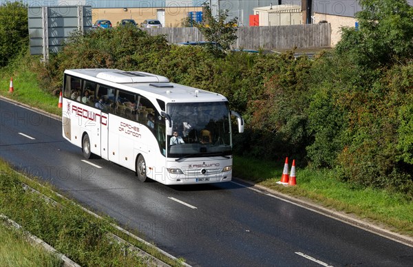 Redwing coaches of London coach bus