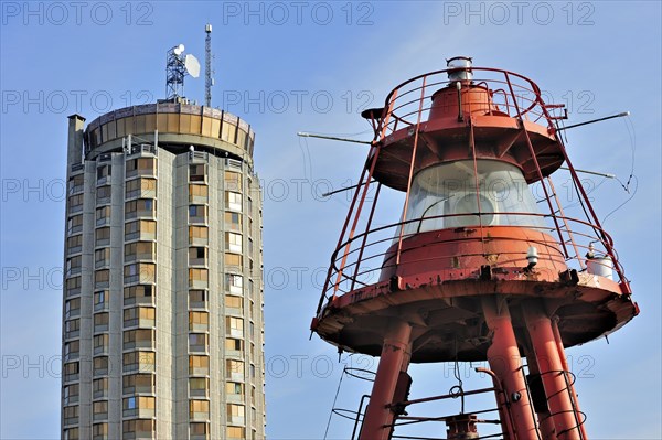 Red beacon and the Tour du Reuze at Dunkirk