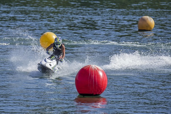 Jet ski