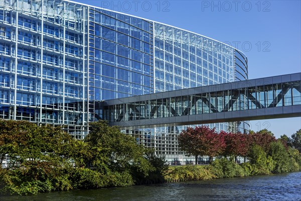 Passageway over the Ill river to the European Parliament