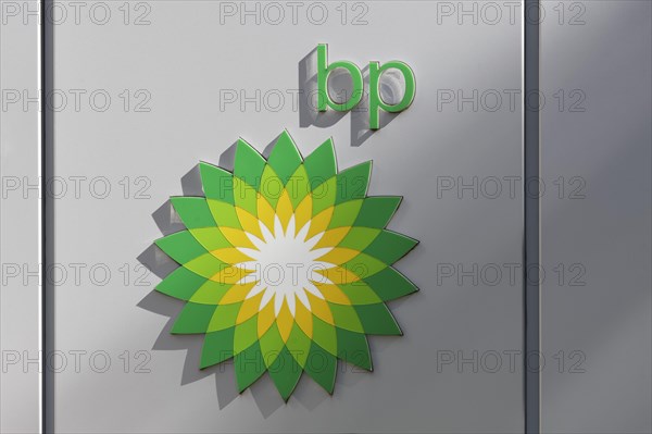 Logo BP Europa SE on the building