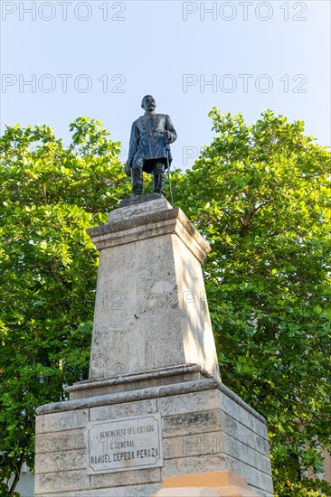 Statue of General Manuel Cepeda Peraza