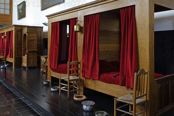 Antique box-beds