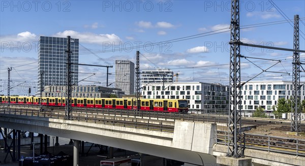 Bridge for inner-city rail traffic