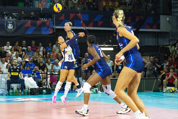 Beatrice PARROCCHIALE Italy deflects the ball