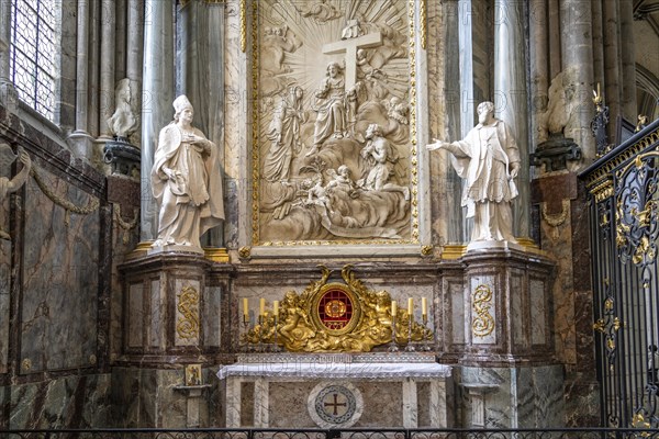 Altar with the relic with the head of John the Baptist in Notre Dame d'Amiens Cathedral