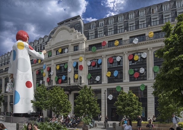 Gigantic advertising figure by Japanese artist Yayoi Kusama