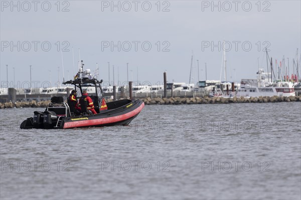 Symbolic image of lifeguard